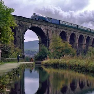 Wharmton Luxury , Dobcross United Kingdom